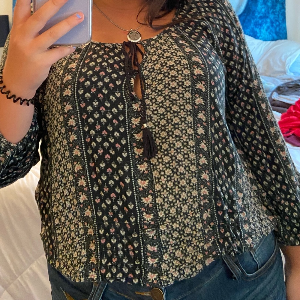 American Eagle Floral Pattern Blouse